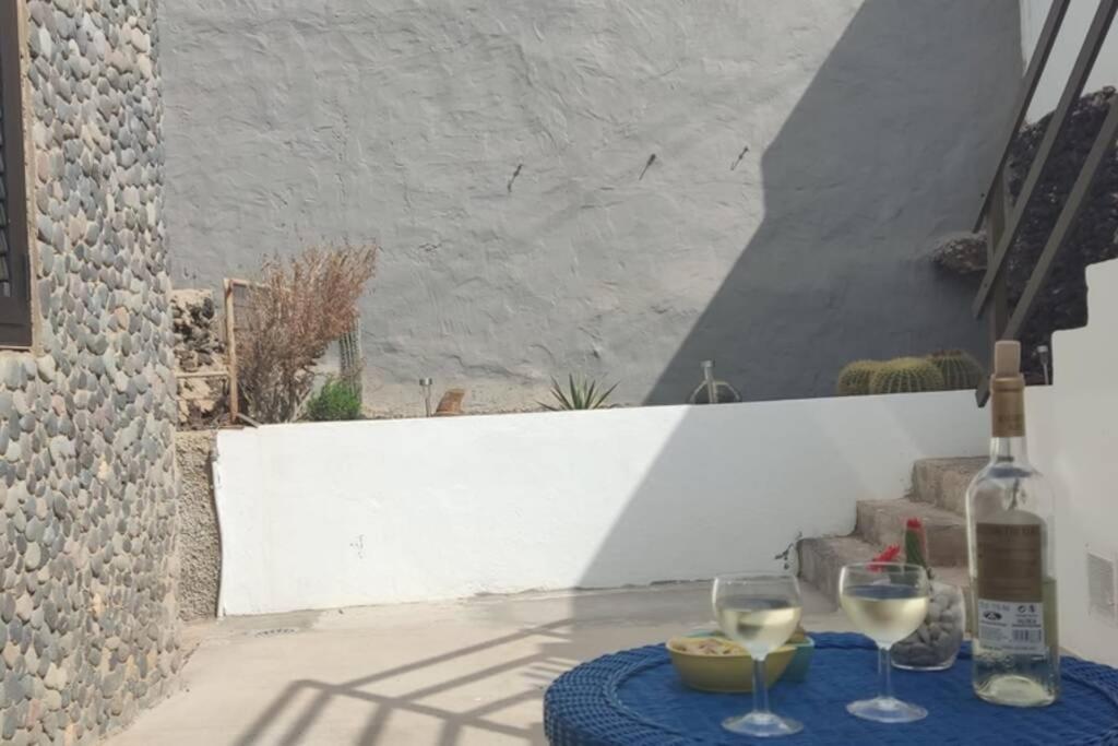 Los Nudos, acogedor apartamento con patio privado. Agaete  Exterior foto