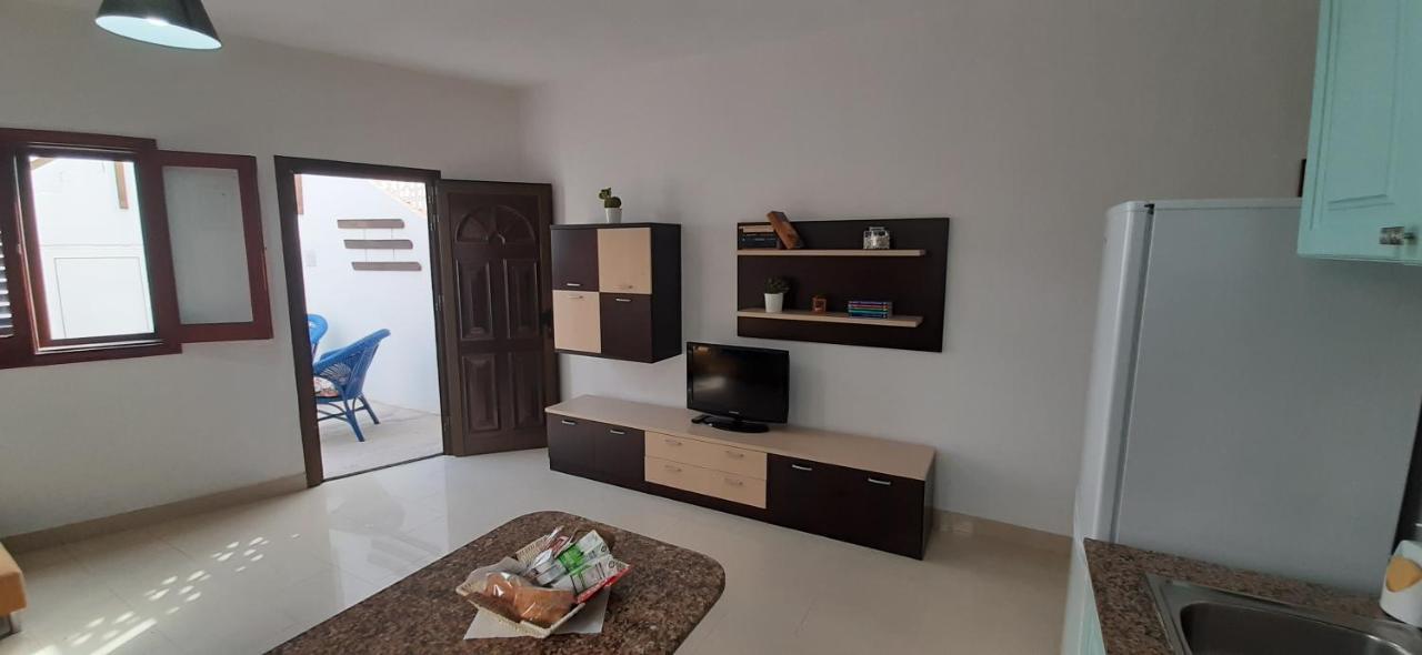 Los Nudos, acogedor apartamento con patio privado. Agaete  Exterior foto