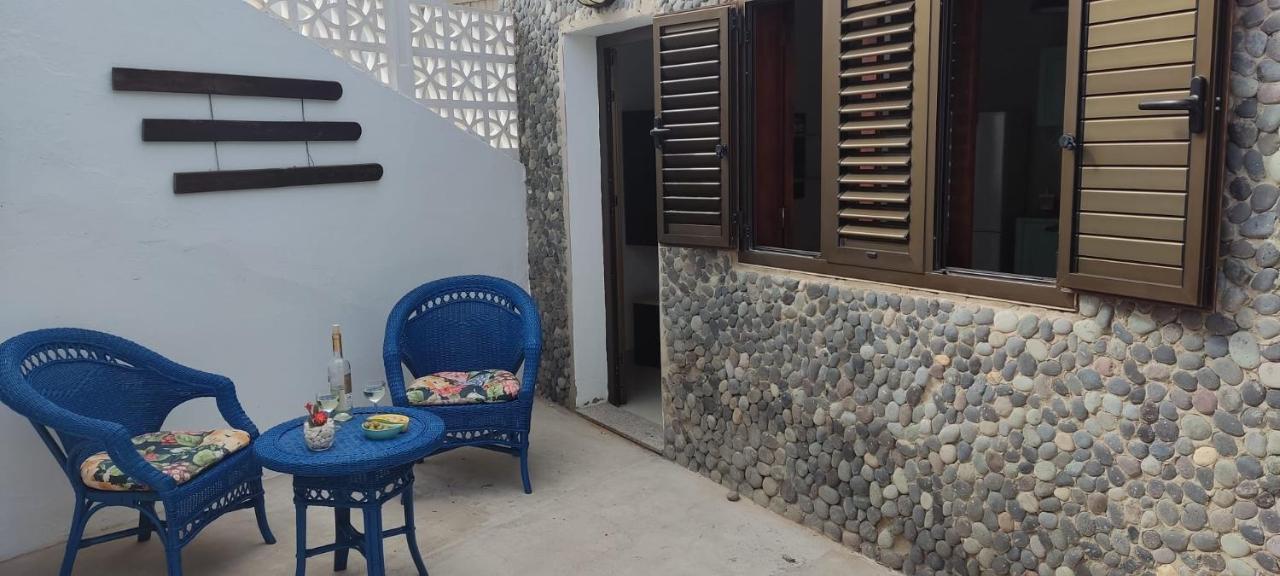Los Nudos, acogedor apartamento con patio privado. Agaete  Exterior foto